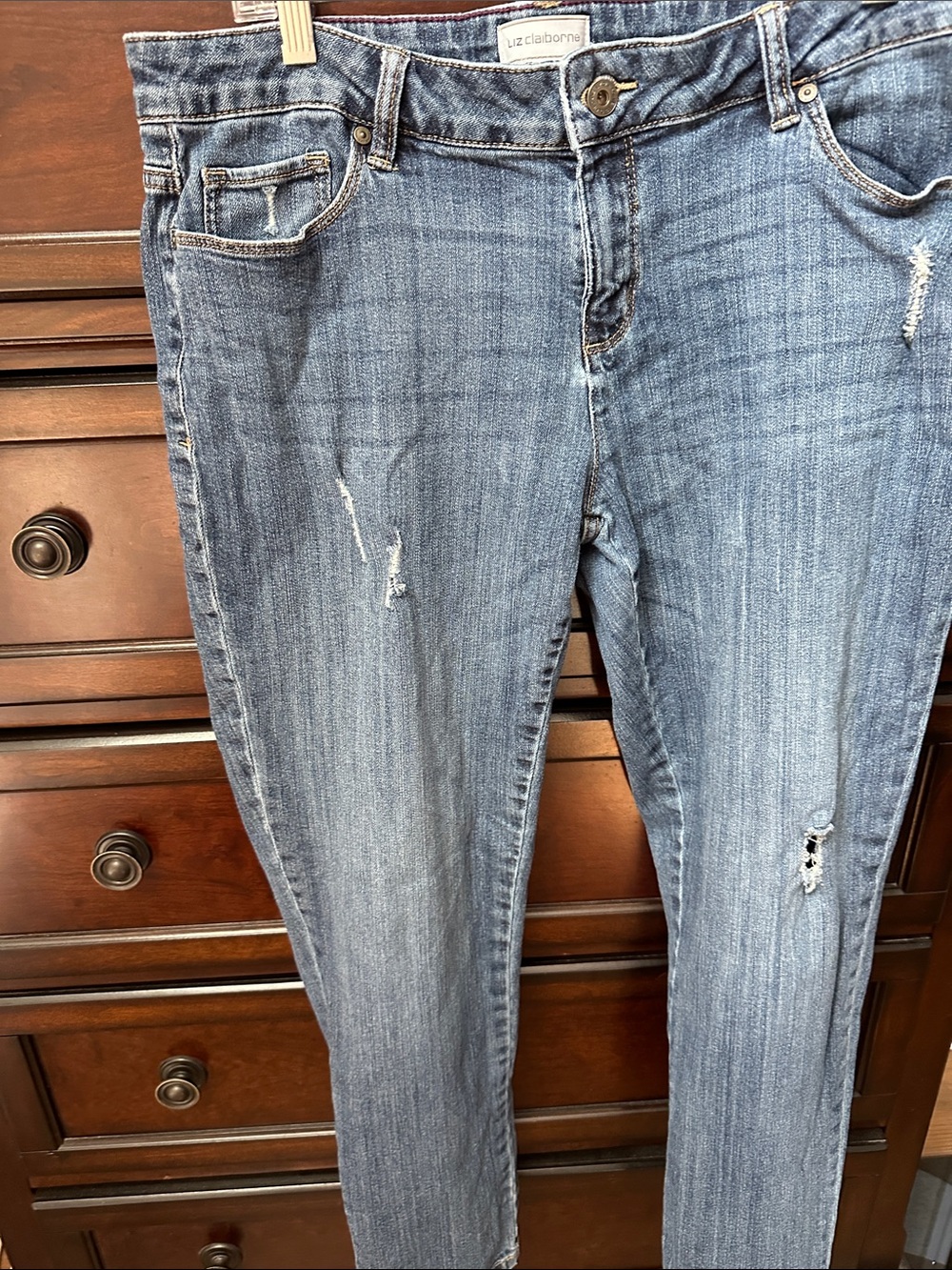 Liz Claiborne Skinny Jeans in Medium Blue Wash